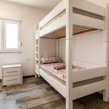 Jungen 4* Ποντστράνα
